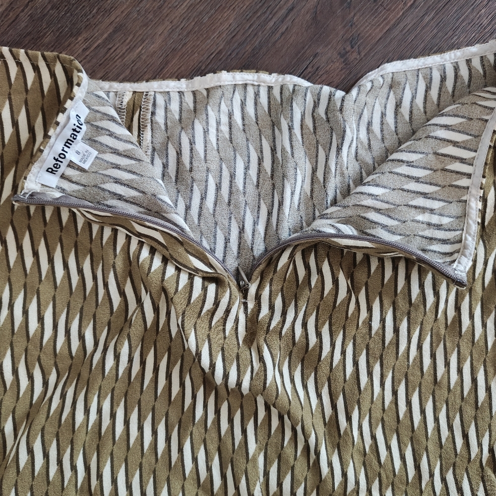 Reformation Mini Skirt Sz-8 - Picture 7 of 7